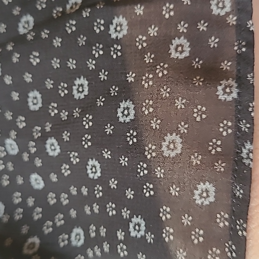 [NWT] Old Navy Ditsy Floral Black & Grey Tiered Mini Skirt - Fully Lined (Small) - Picture 11 of 16